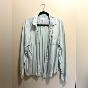 American Eagle size XL light wash style denim shirt